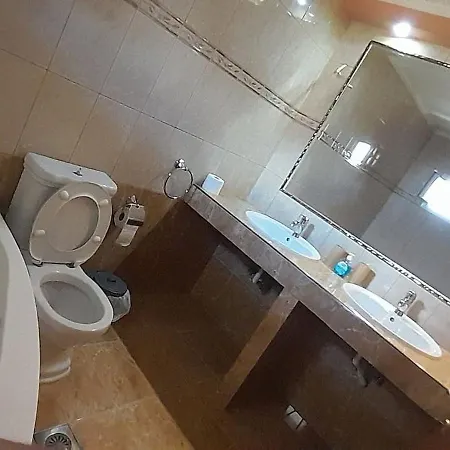 House Christodoulos Lejlighed